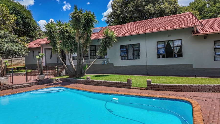 4 Bedroom Property for Sale in Safari Gardens North West